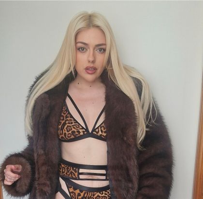 your-goddess-sofie OnlyFans picture