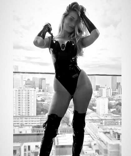 bellethedomme OnlyFans picture