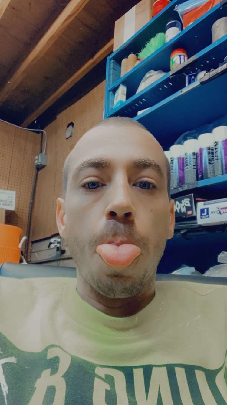 n2mel3ss23 OnlyFans profile picture