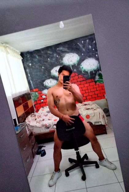 eude-v OnlyFans picture