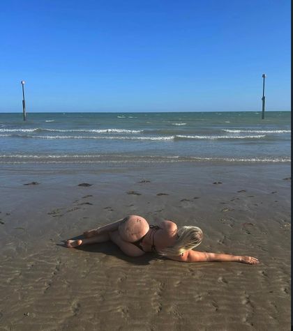 b4dbl0ndie OnlyFans picture