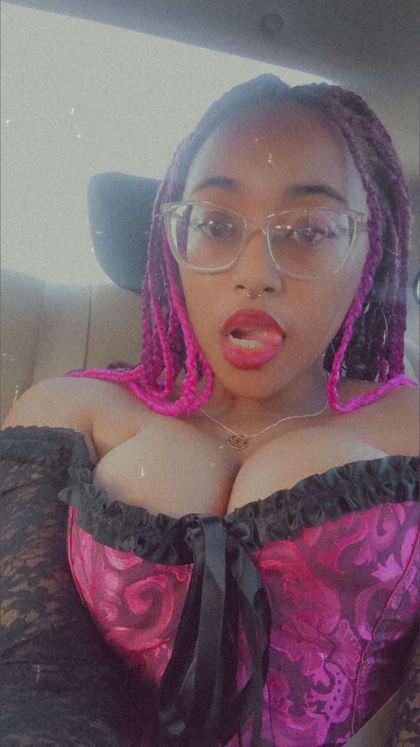 pr3ttylildee OnlyFans picture