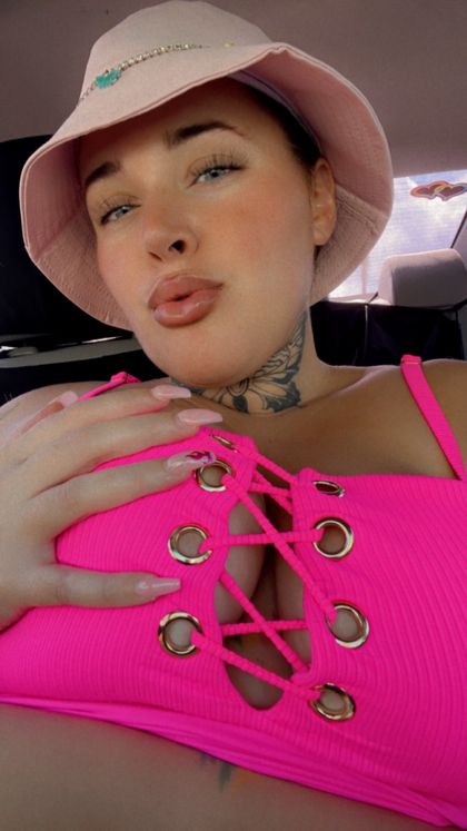 queenbxxtchh OnlyFans picture