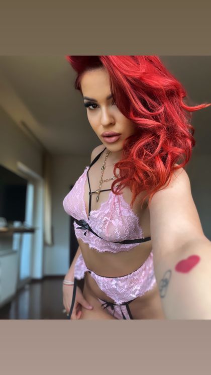 itsfoxyhoevip OnlyFans picture