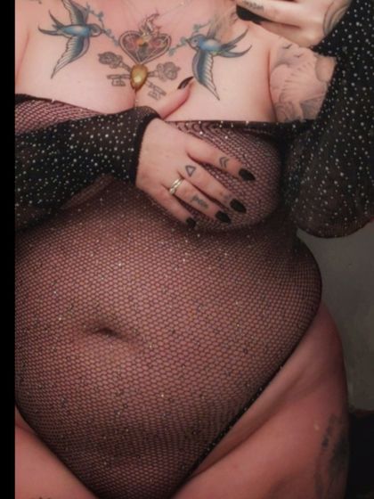 elleharlow OnlyFans picture