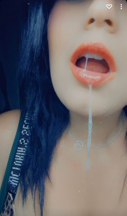 holly11marie11 OnlyFans picture