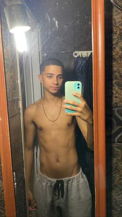 g_b.x OnlyFans picture