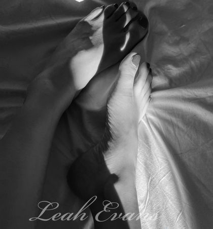 leahevans OnlyFans picture