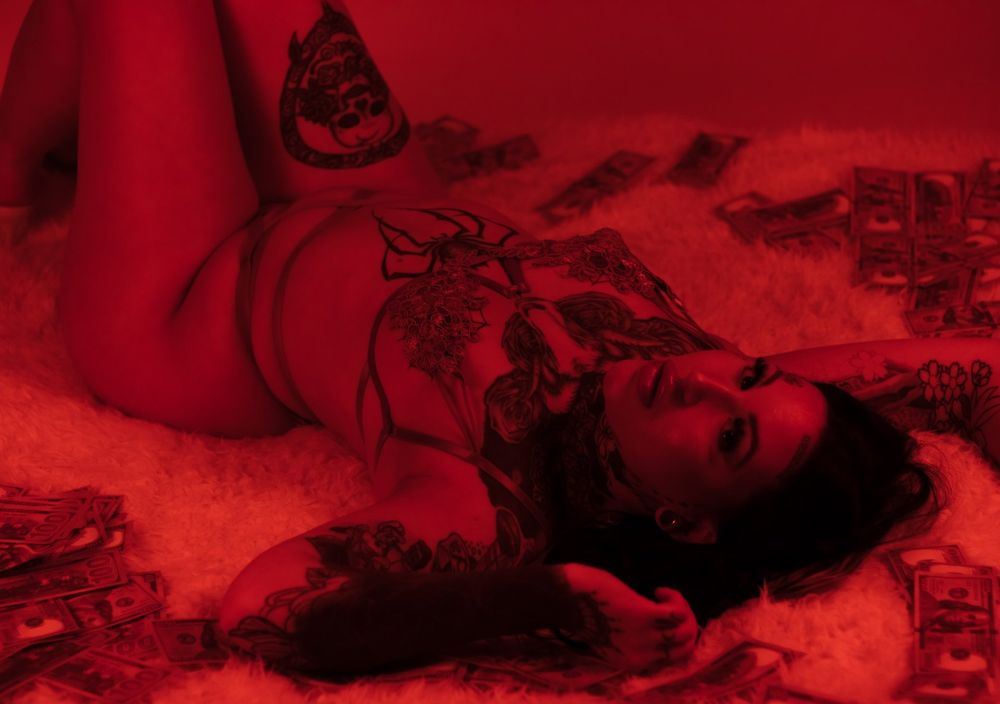 halfgoddesshalfhellhelli OnlyFans profile picture