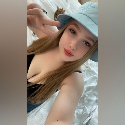 hotwifeaudrey OnlyFans picture