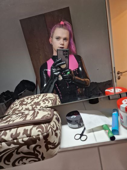 latex.princess13 OnlyFans picture