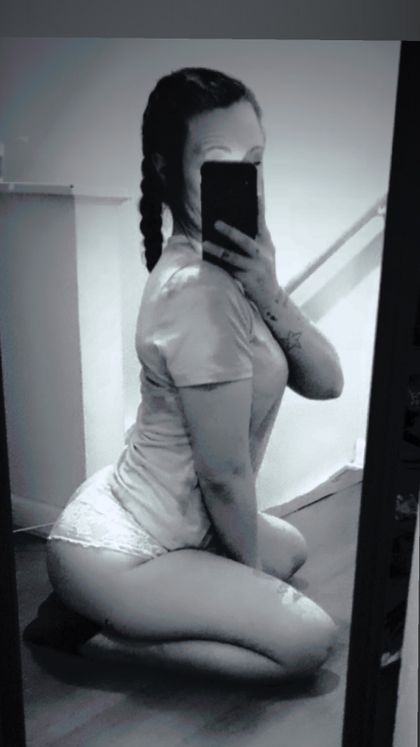 kanikisses OnlyFans picture