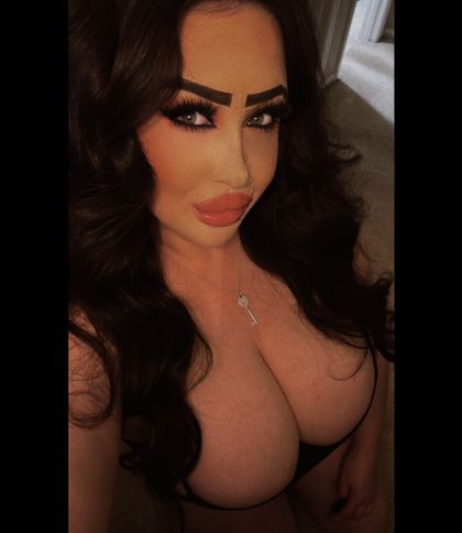 bustyvegas OnlyFans picture