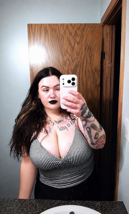 bustygoddess7 OnlyFans picture