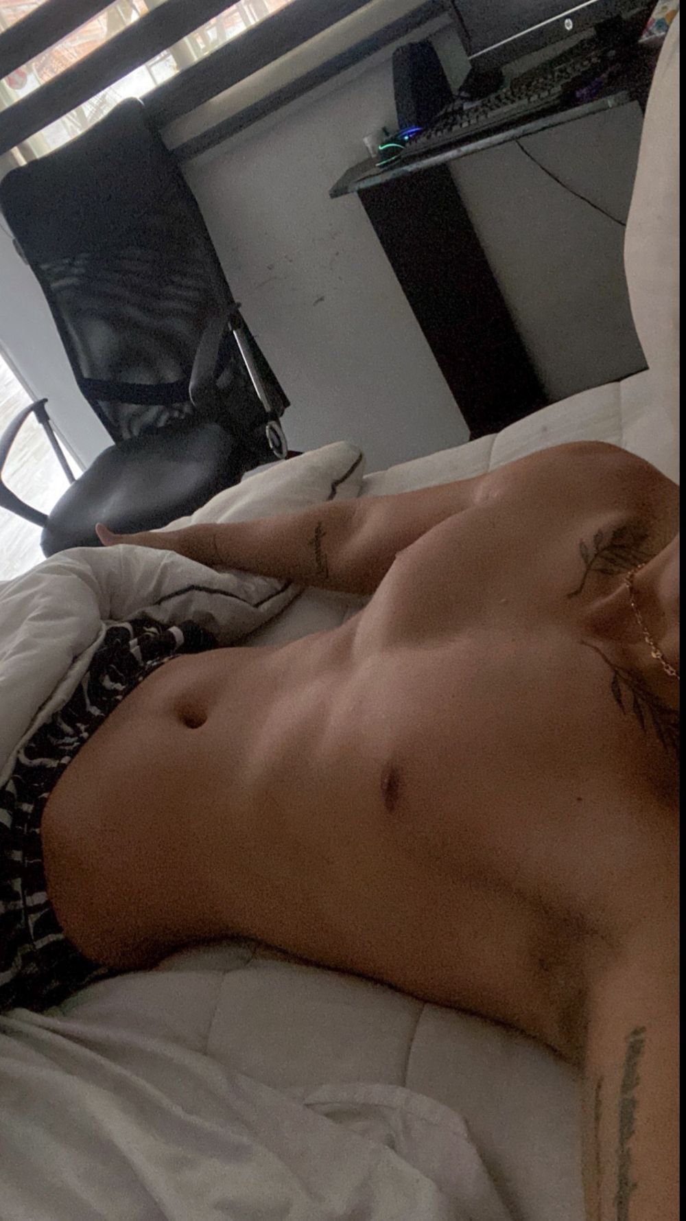 jorgito1818 OnlyFans - Free Trial - XXX Photos | FansMetrics.com