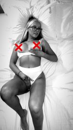 mollyleex OnlyFans - Free Trial - Photos - Socials | FansMetrics.com