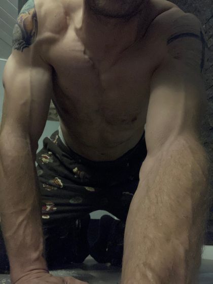 workingwolf OnlyFans picture