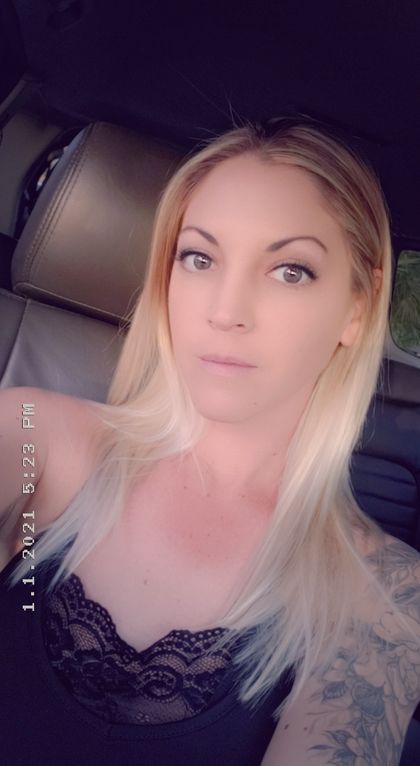 awkwardtattedjenna OnlyFans picture