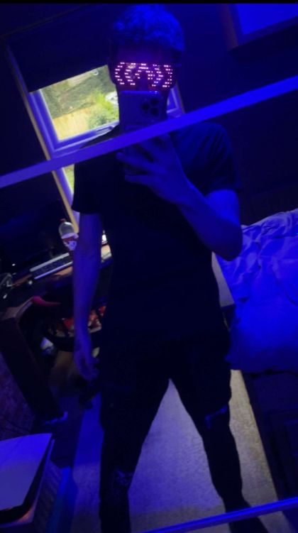 lewistwink OnlyFans picture