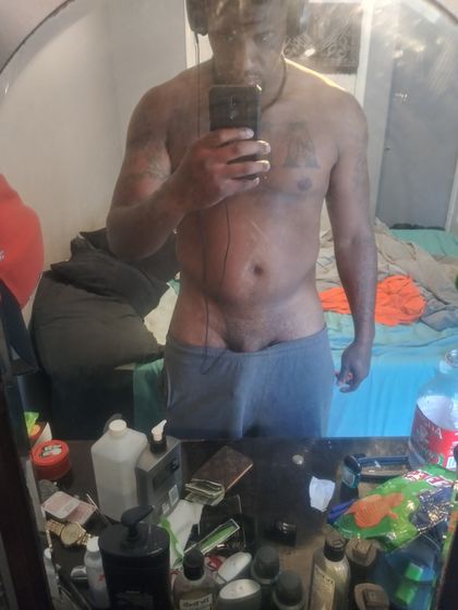ahhhshit52 OnlyFans picture