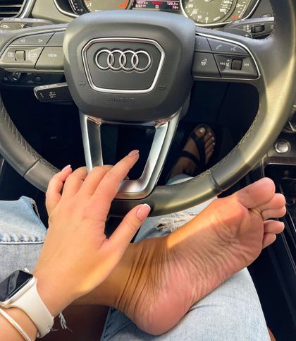 greek_feetgoddess OnlyFans picture