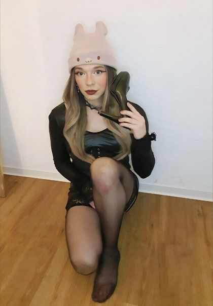 lillymonroefox OnlyFans picture