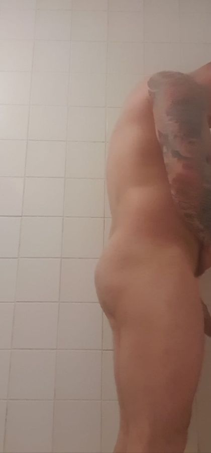 adum.ft.24 OnlyFans picture