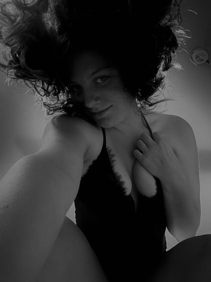 peachezlive OnlyFans picture