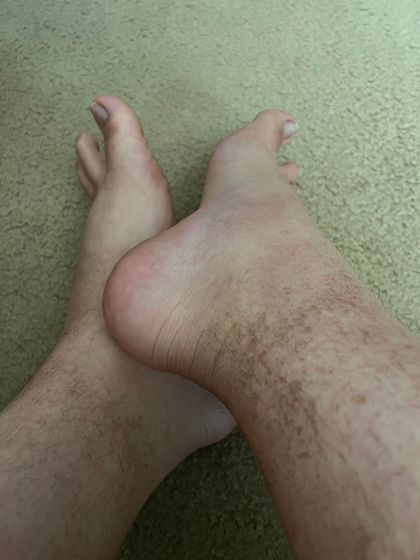 wide-feet OnlyFans picture