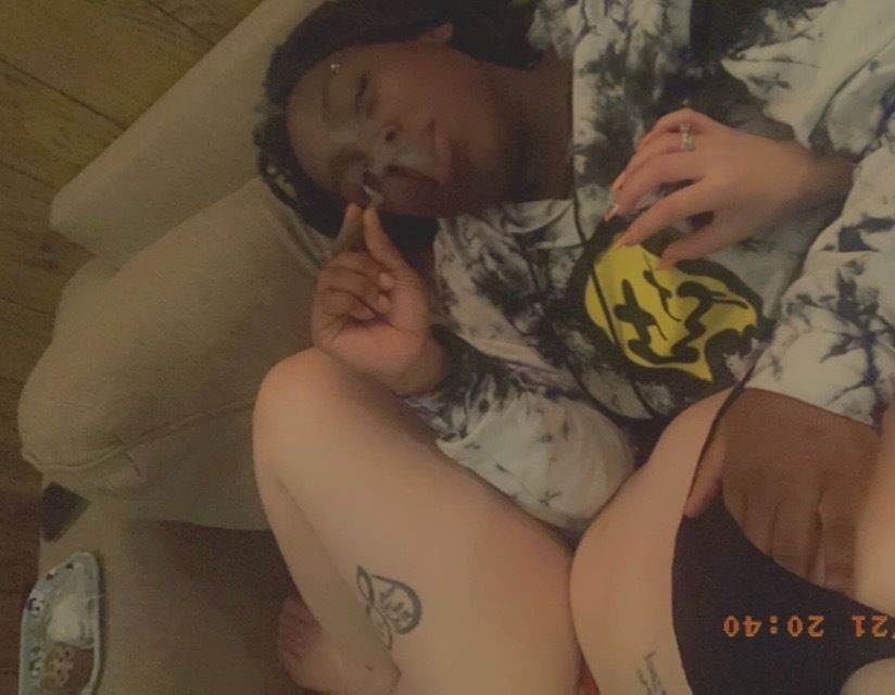 lesbianplums OnlyFans profile picture