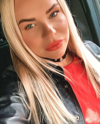 apozhalova OnlyFans picture
