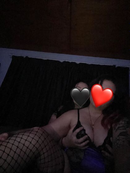 twobrokengirls OnlyFans picture