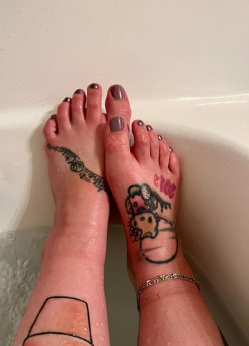 Tattooed Lil Feet