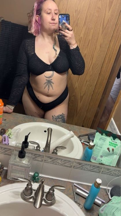 pretttyiinpiink OnlyFans picture