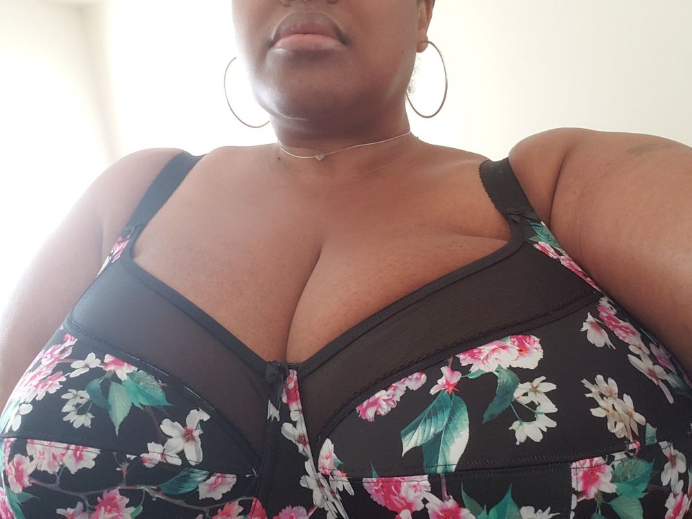 buxomtease OnlyFans profile picture