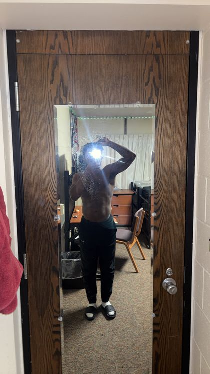 yeahhhzay OnlyFans picture