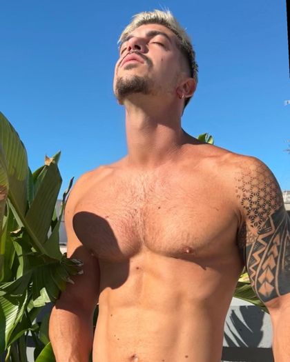 alxcont3_ OnlyFans picture