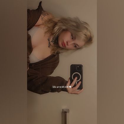 gothic_hottie710 OnlyFans picture