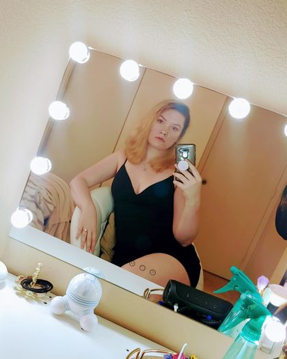 pomrose OnlyFans picture
