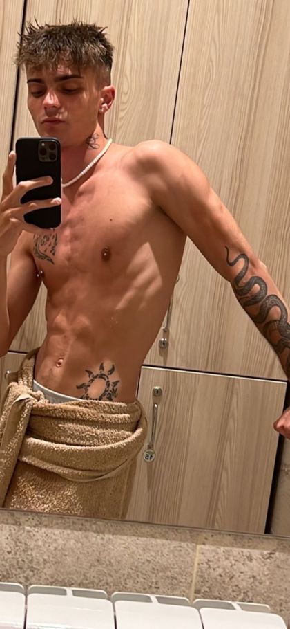 reinwaltofficial OnlyFans picture
