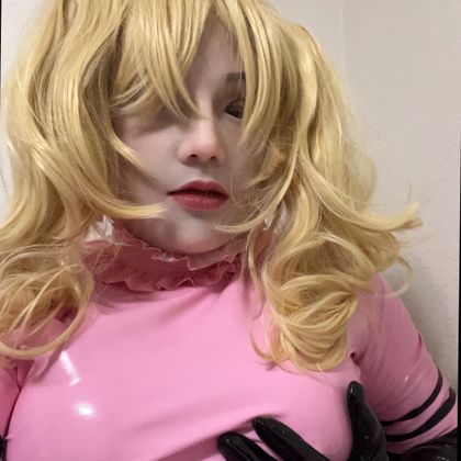 rubberdollvictoria OnlyFans picture