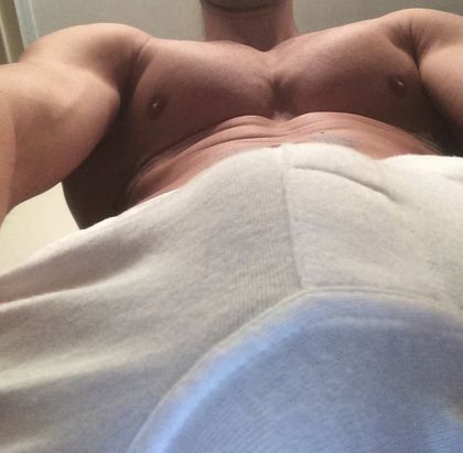 lefthanded OnlyFans picture