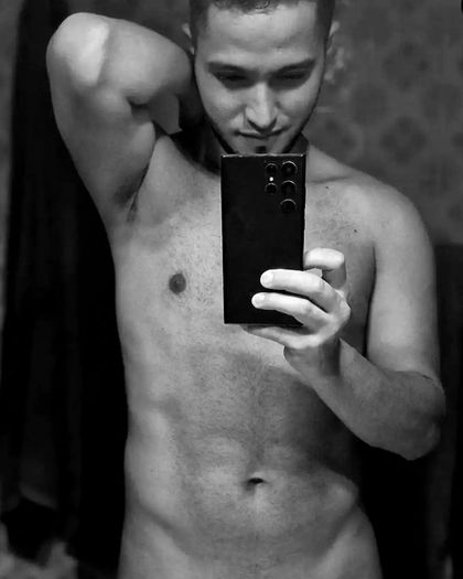 elvisluna OnlyFans picture