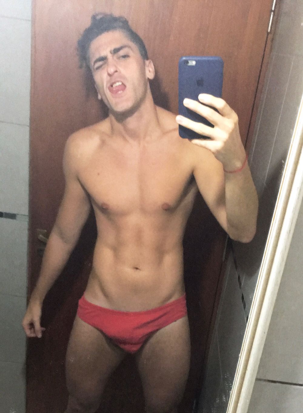 swimmerhot85 OnlyFans profile picture