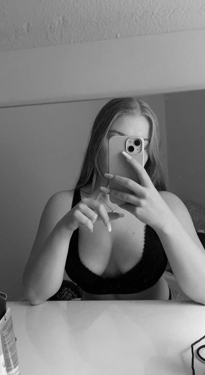 emelieblue OnlyFans picture