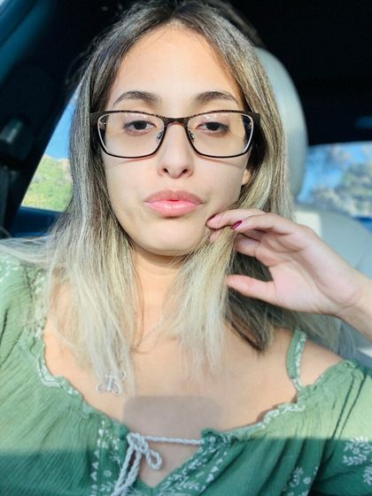 aprillynne OnlyFans picture