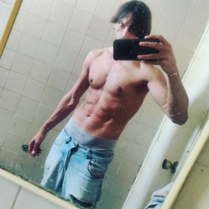 u180824436 OnlyFans picture