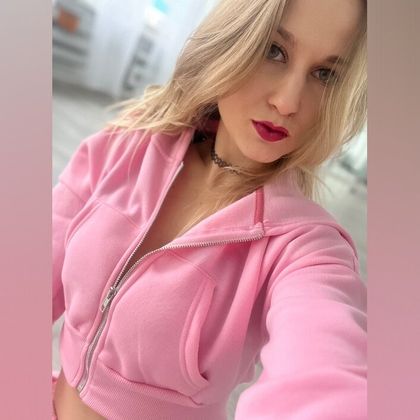 sweetbutstrip23 OnlyFans picture