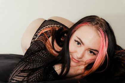 ellabluz OnlyFans picture