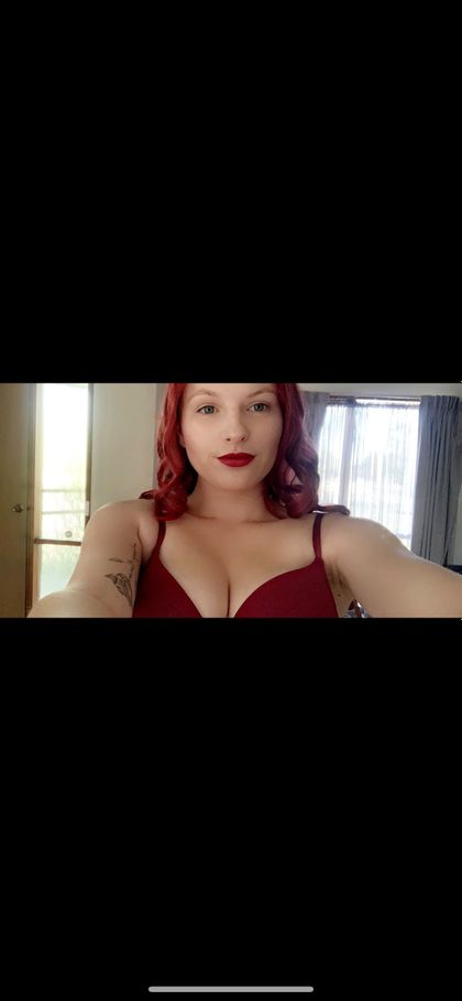 crimson220 OnlyFans picture